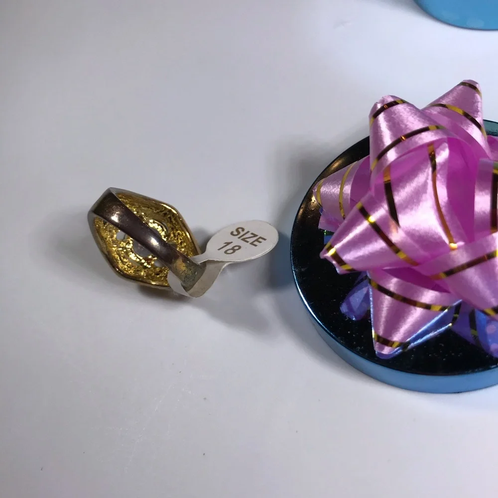 Gorgeous Big Statement Ring Vintage Deadstock New Unique Rare Sparkle Gem